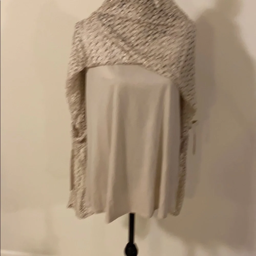 Beige blouse - Picture 5 of 5